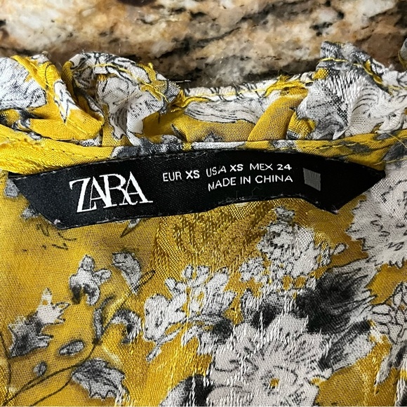 Zara Floral Jacquard Blouse XS BUTTER Yellow Ruffle Semi Sheer Boxy Boho Fairy - Picture 7 of 8